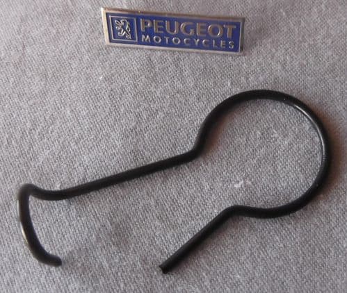 Peugeot Django / Speedfight Speedo Cable Clip PE775101