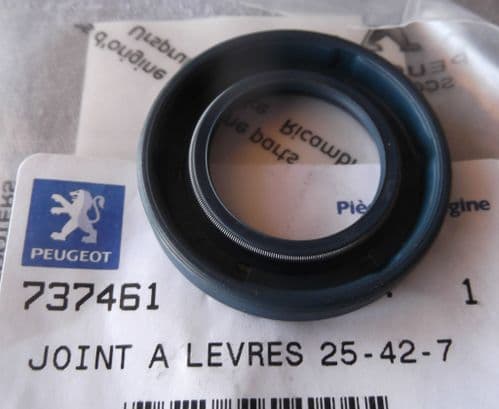 Peugeot Elyseo 125 LH Crankshaft Oil Seal PE737461
